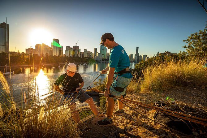 Abseiling the Kangaroo Point Cliffs in Brisbane - Kangaroo Point Cliffs Park: the waiting view part is real