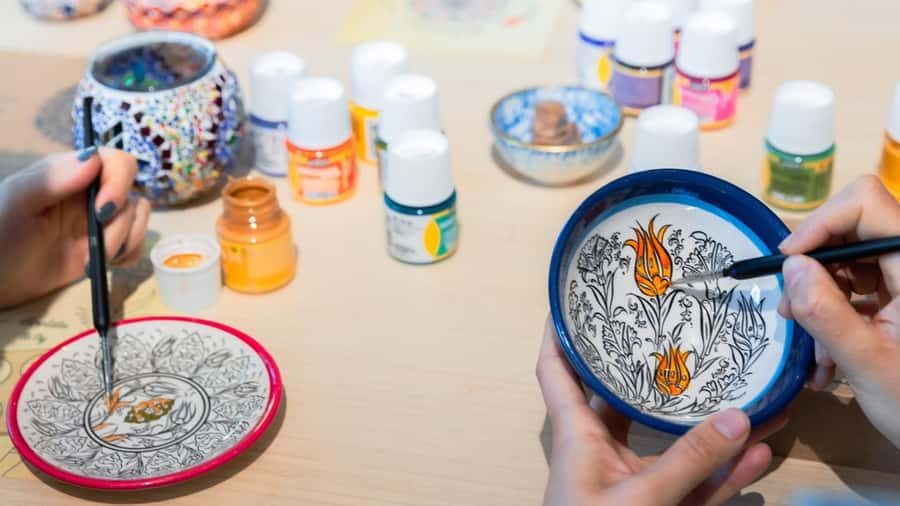 Brisbane: Ceramic Plates & Bowls Paint and Sip Classes - How the class actually runs: from supplies to a finished take-home piece