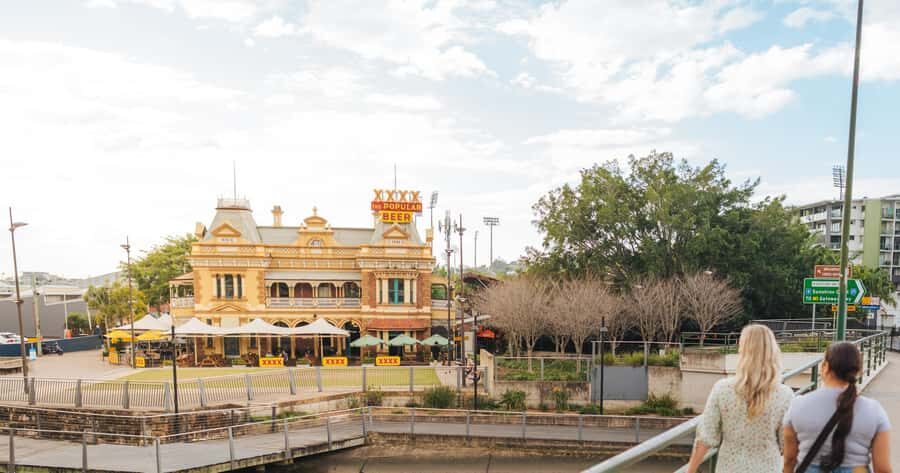 Brisbane: Cruise to Lunch Package: 10:30am-2pm (3.5hr) - Morning Tea on Board and Live Commentary That Actually Helps