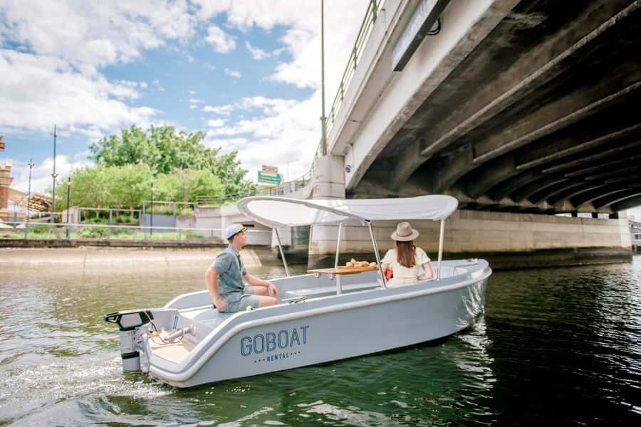 Brisbane: Electric Picnic Boat Rental from Breakfast Creek - Breakfast Creek Start: Meeting Point, Setup, and First Moments on the Water