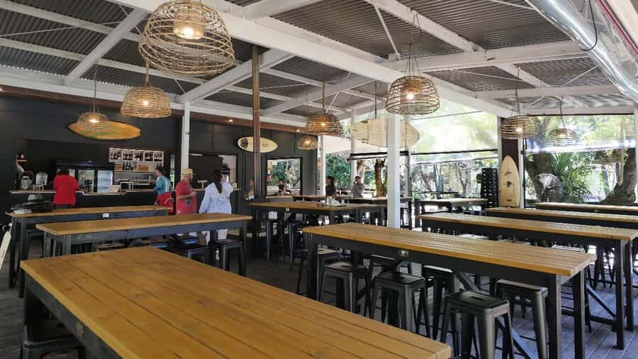 Brisbane: Island Pub Crawl with Lunch and High-Speed Boat - Amity Tavern Lunch and the Two-Bar Party Plan