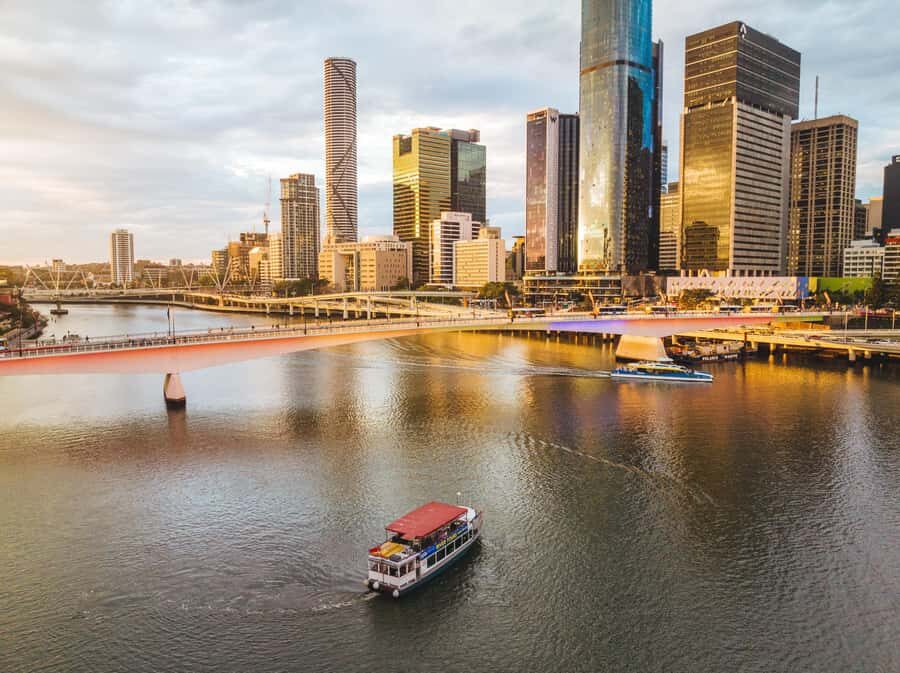 Brisbane: Midday 1.5-Hour Sightseeing Cruise 12.30pm-2.00pm - Finding Comfort: Upstairs Views vs Indoor Seating