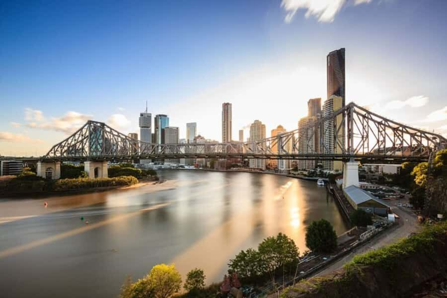 Brisbane: Private custom tour with a local guide - The walk itself: photo stops and exterior sightseeing that add up