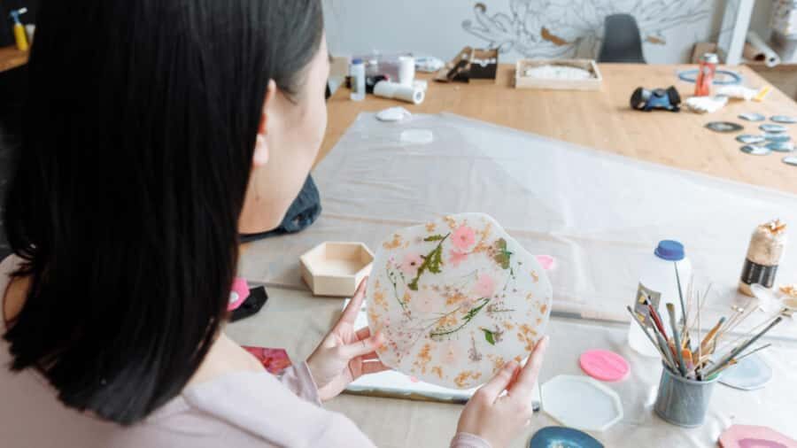 Brisbane: Resin Art Classes - Cheeseboards & Coasters - Key takeaways before you book