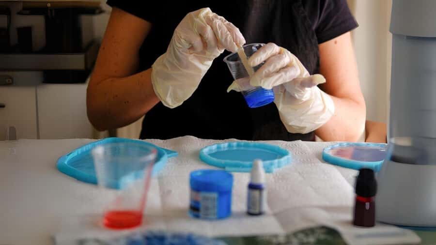 Brisbane: Resin Art Classes - Cheeseboards & Coasters - A one-hour Brisbane resin class with instant creative payoff