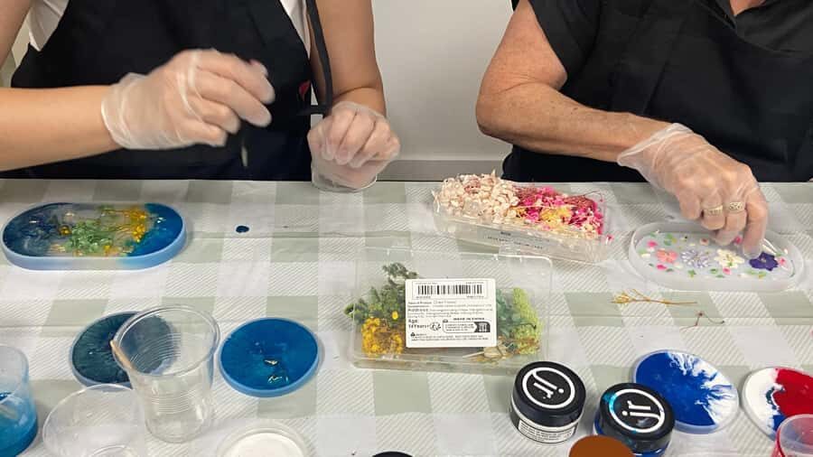 Brisbane: Resin Art Classes - Cheeseboards & Coasters - How the class runs, from setup to your finished piece