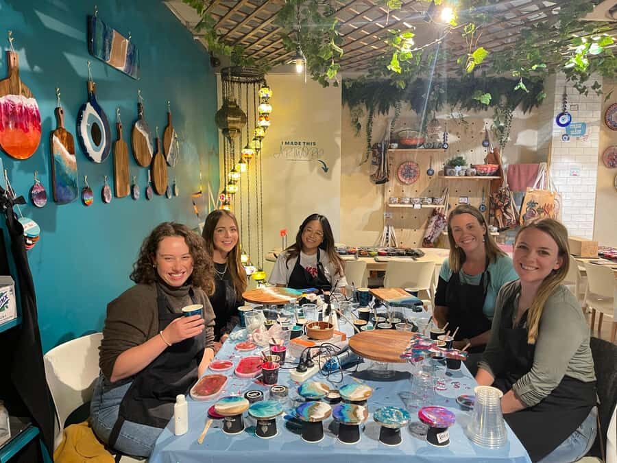 Brisbane: Resin Art Classes - Cheeseboards & Coasters - Timing, meeting point, and what to do when you arrive