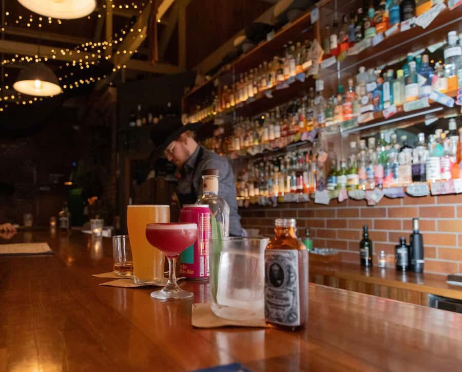 Brisbane: Small Bars and Street Art Tour with a Drink - What the 3-bar structure does for your night