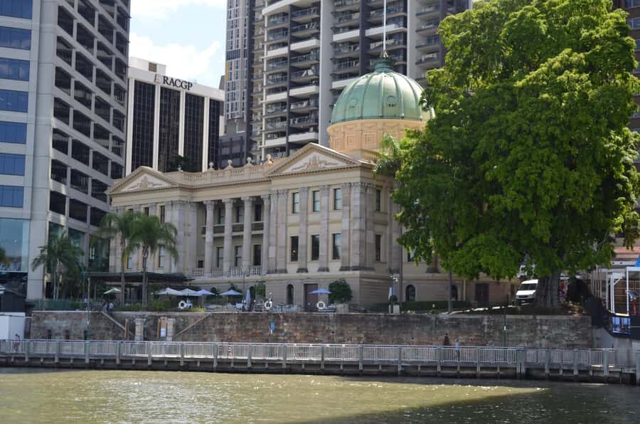 Brisbane: South Bank Combo Pass: 10:30am-2pm approx - Lunch at The Plough Inn: Set Menu Comfort in a Popular Tavern