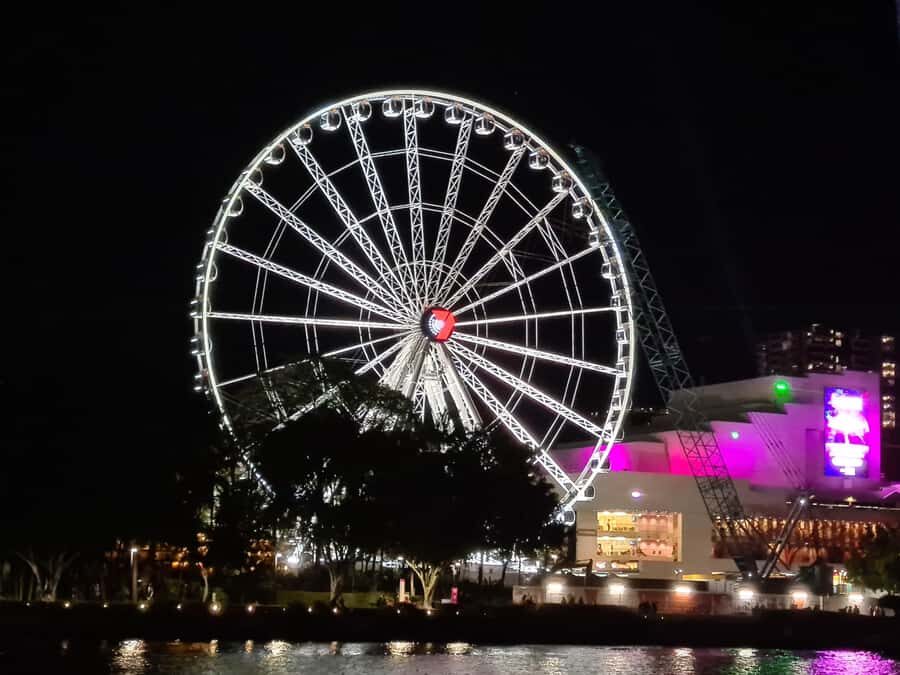 Brisbane: Sunset City Lights Cruise 5.30pm or 6pm <em>seasonal – Key Things That Make This Cruise Worth Your Time’ /></p>
<ul>
<li><strong>Sunset-to-lights timing</strong>: you catch the city as it shifts from day to night on the water</li>
<li><strong>Two iconic sights</strong>: <strong>Story Bridge</strong> and <strong>Kangaroo Cliffs</strong> are part of the route</li>
<li><strong>Included charcuterie</strong>: a share board is provided at the start, and it’s not an afterthought</li>
<li><strong>Licensed onboard bar</strong>: buy drinks and relax to the background music</li>
<li><strong>Smooth, relaxing ride</strong>: guests repeatedly mention the calm atmosphere and friendly crew</li>
</ul>
<h2 id="why-brisbanes-city-lights-cruise-feels-like-a-perfect-evening-plan">Why Brisbane’s City Lights Cruise Feels Like a Perfect Evening Plan</h2>
<p><img width="900" height="675" decoding="async" src=