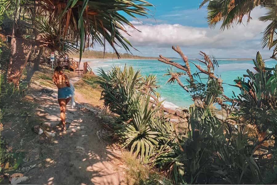Brisbane to North Stradbroke Island Day: Wildlife & Beaches - Lunch and break time at Point Lookout: how to use the hour best
