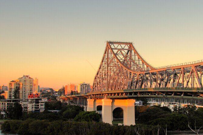 Cruise Lines Shore Tour Brisbane Highlights and Lone Pine - Kangaroo Point Cliffs: a geology and viewpoint pause