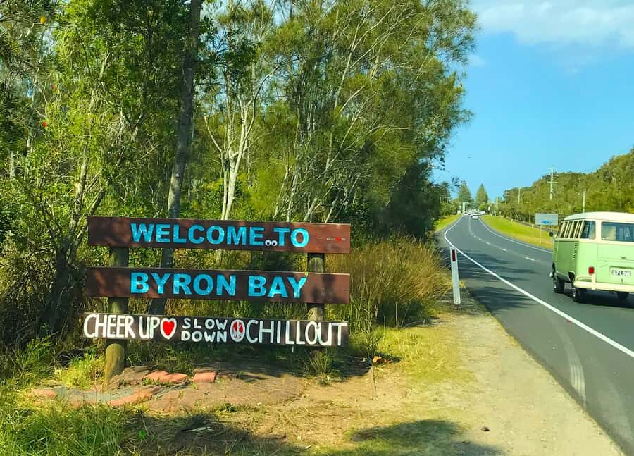 From Brisbane: Byron Bay, Bangalow, and Gold Coast Day Tour - Captain Cook Memorial and Lighthouse: The Best Way to Set Your Expectations