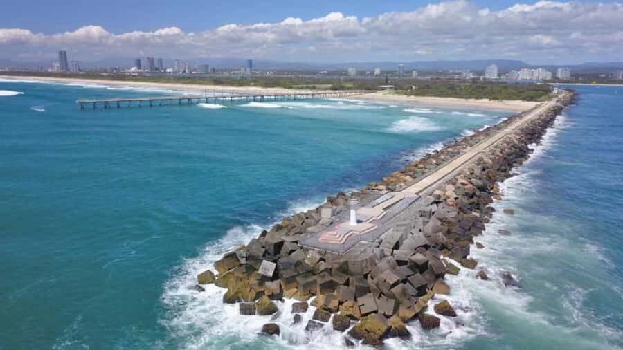 From Brisbane: Gold Coast Day Tour with Lunch - SkyPoint lunch with 360° views: why the meal stop is more than food