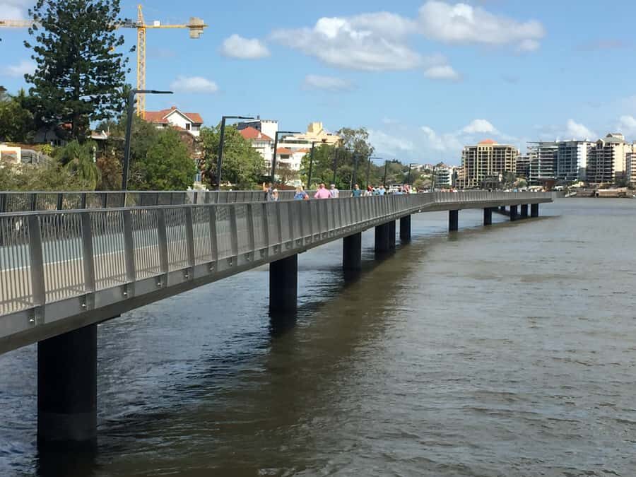 Lone Pine and Brisbane City Highlights - South Bank Parklands and the Wheel of Brisbane: the city center vibe