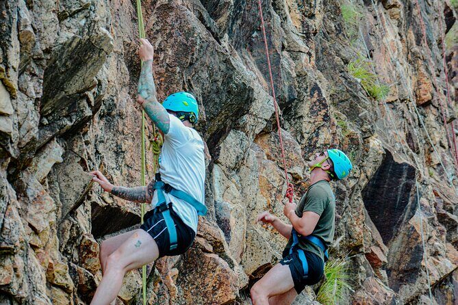 Twilight Abseil Adventure in Kangaroo Point Cliffs - What to wear and bring for a smooth night